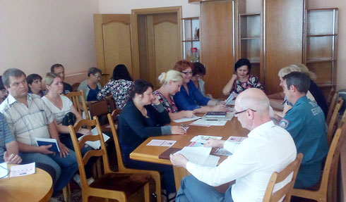 Работники Вилейского РОЧС встретились с трудовым коллективом райпо