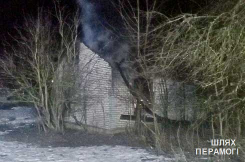 В деревне Язни горел нежилой дом В деревне Язни горел нежилой дом