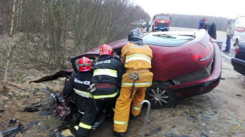 Следователи устанавливают обстоятельства ДТП в Вилейском районе, в котором пострадали трое мужчин