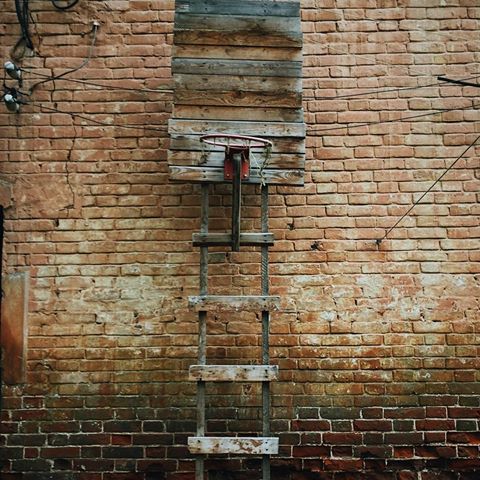 В Вилейском районе 10-летний мальчик получил травмы, упав с высоты