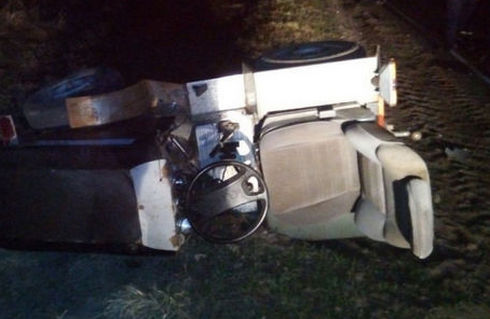 В Вилейском районе бесправник на самодельном тракторе столкнулся с автопоездом