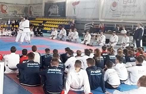 К выступлениям в Таллинне готовятся вилейские каратисты