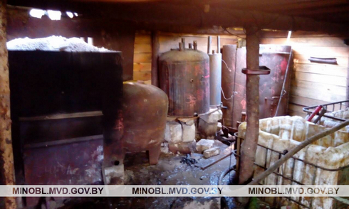 Молодечненская милиция изъяла более двух тонн браги и самогонный аппарат Молодечненская милиция изъяла более двух тонн браги и самогонный аппарат