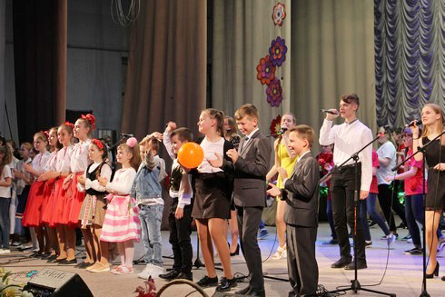В Вилейке прошел отчетный концерт гимназии №2 (ФОТО)
