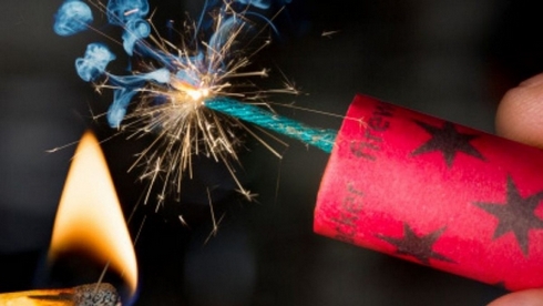 МЧС проводит опрос общественного мнения по вопросу введения ограничений на применение пиротехнических изделий