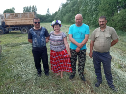 Принимали поздравления и музыкальные подарки