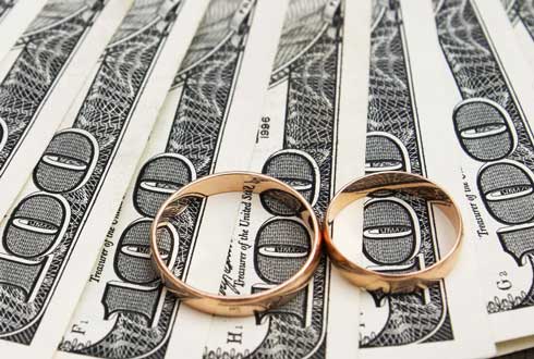 Обманным путем «военный врач» выманил у вилейчанки почти 1000 долларов