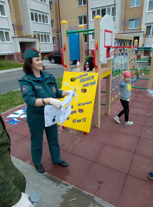 В Вилейке появилась социальная реклама на детской площадке