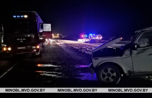 В Минском районе ВАЗ попал под грузовик. Есть пострадавшие