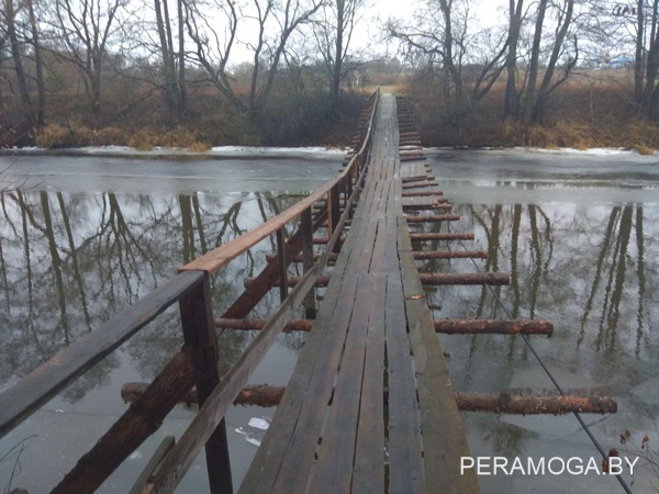 В Вилейском районе мужчина переходил мост и упал в воду. Он погиб