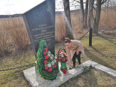 Учащиеся вилейского колледжа присоединились к республиканской акции памяти жертв Великой Отечественной войны «Приди и поклонись»