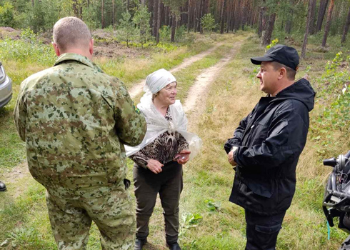 Спасатели нашли потерявшуюся в лесу Молодечненского района пенсионерку