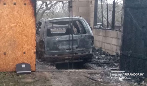 В Вилейском районе в гараже сгорел автомобиль