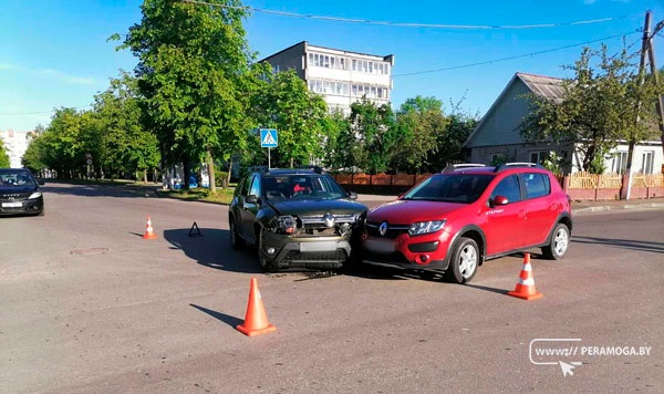 Утреннее ДТП в Вилейке. Автоледи не уступила дорогу и совершила столкновение