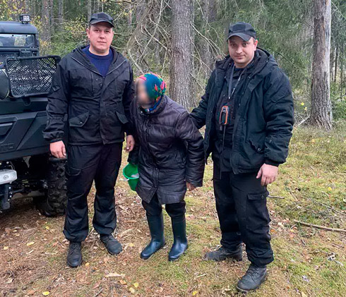 В Мядельском районе пенсионерка провела ночь в лесу: на помощь ей пришли спасатели