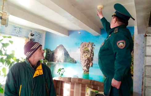 В районе спасатели посетили домовладения граждан