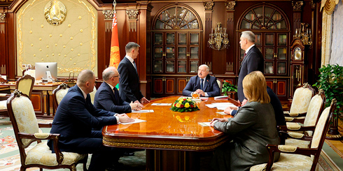 Лукашенко о работе с кадрами: людей обижать нельзя