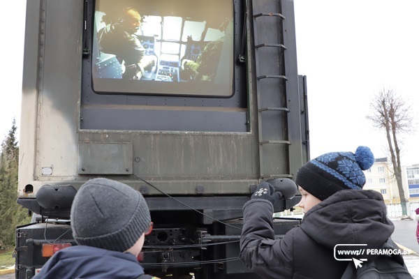 Учащиеся колледжа встретились с военнослужащими из Витебской области