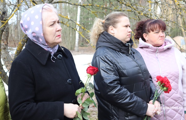 У мемориала «Памяці былых вёсак» прошел митинг-реквием