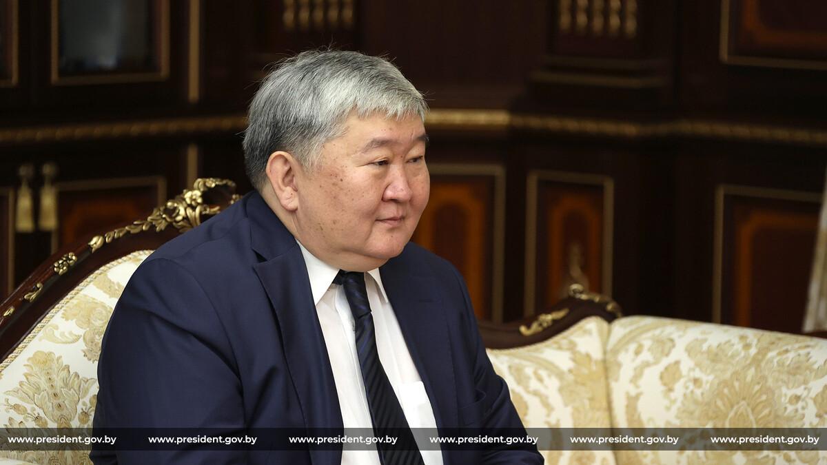 Александр Лукашенко встретился в Минске с послом Кыргызстана в Беларуси Эрмеком Ибраимовым