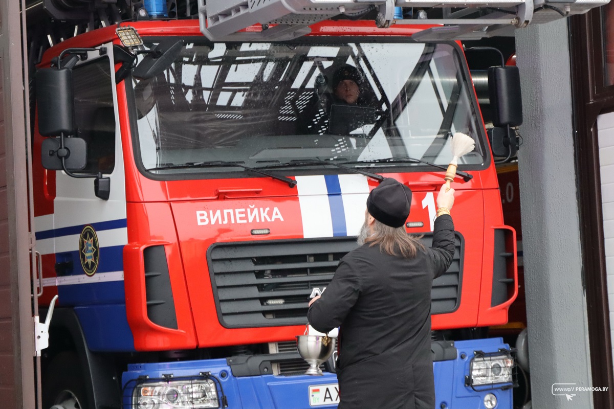 Новый автомобиль, капсула времени с посланием: состоялось открытие нового  здания Вилейского РОЧС