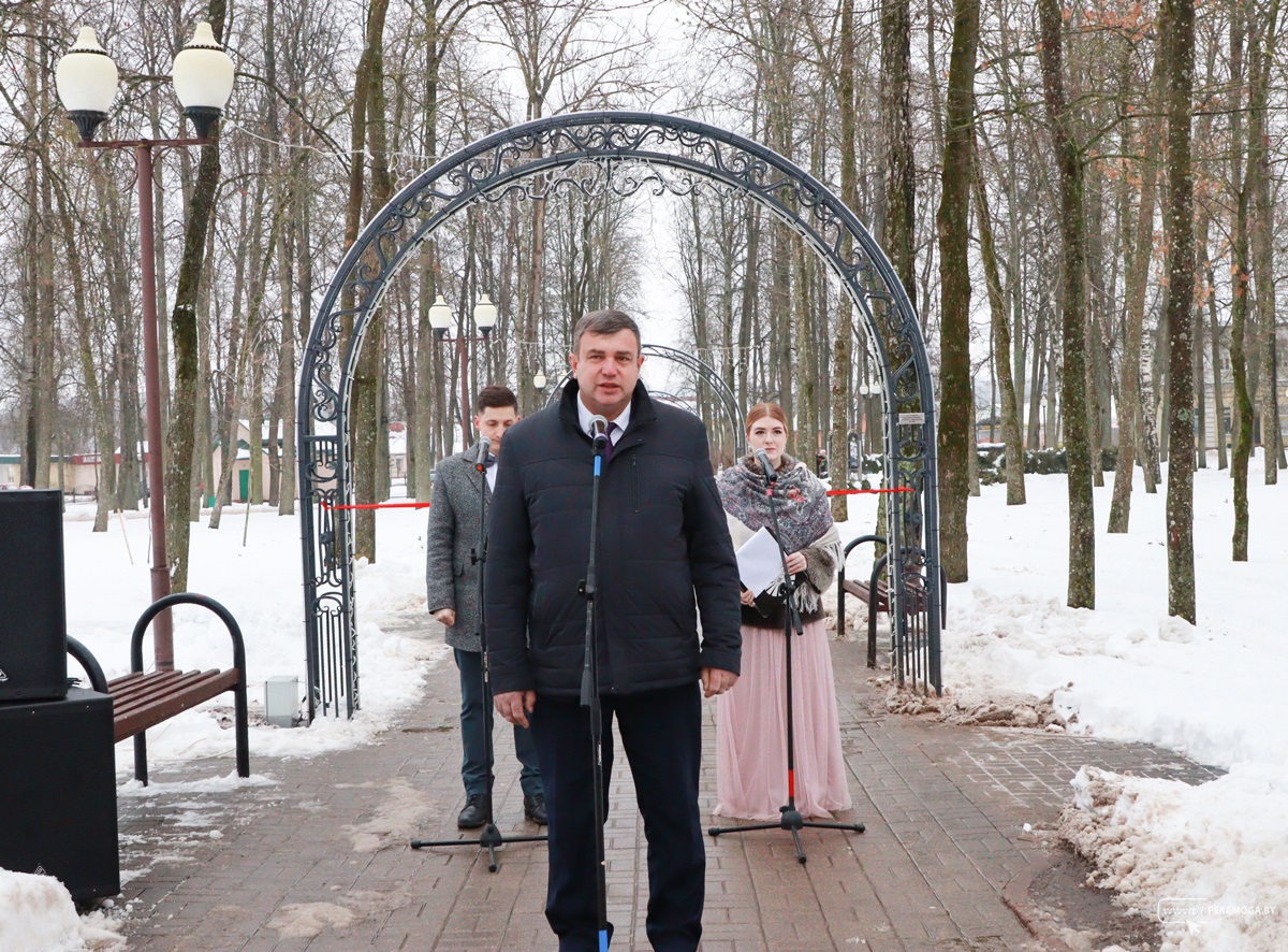 В Вилейке появилась своя «аллея любви», где можно загадать желание,  назначить свидание и даже признаться в чувствах