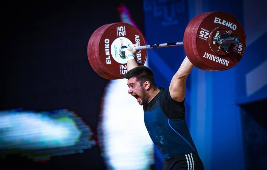 Евгений Тихонцов стал двукратным чемпионом Европы по тяжелой атлетике