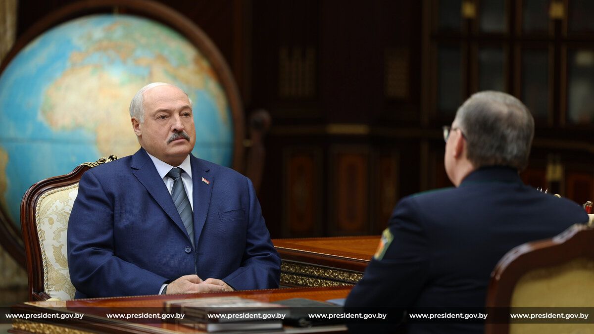 Александр Лукашенко принял с докладом Генерального прокурора Андрея Шведа