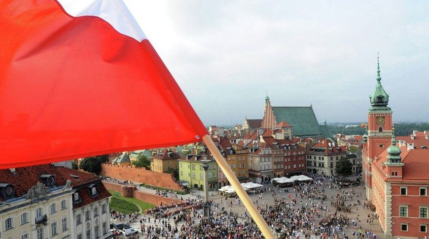 Дискредитирующие ролики и непонятное финансирование. Очередной предвыборный скандал в Польше