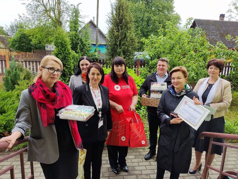 Визиты добра: поздравили с Днём защиты детей и началом летних каникул