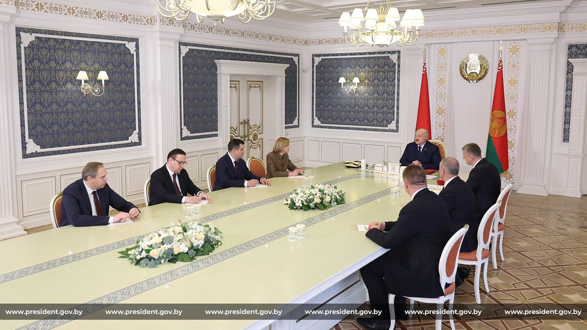 Александр Лукашенко рассмотрел кадровые вопросы Александр Лукашенко рассмотрел кадровые вопросы