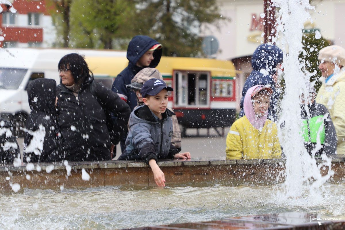 Запуск фонтана, интересные локации, музыка и танцы. Смотрите, каким было 1 Мая в Вилейке Запуск фонтана, интересные локации, музыка и танцы. Смотрите, каким было 1 Мая в Вилейке