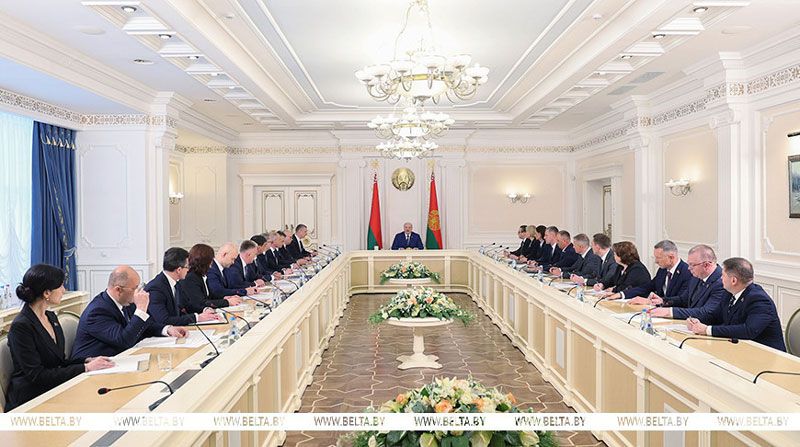 Кадры, идеология, работа с гражданами. Что Лукашенко требует от политического штаба Президента