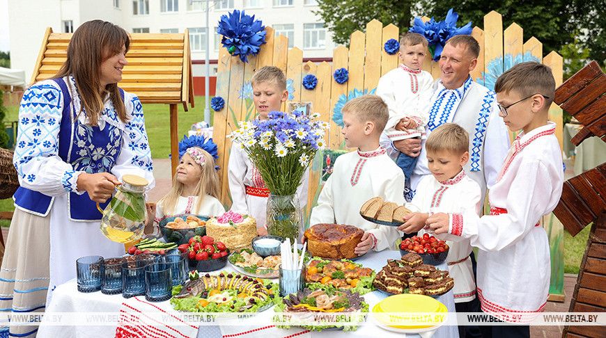 Минскую область в финале проекта "Властелин села" представит семья из Несвижского района