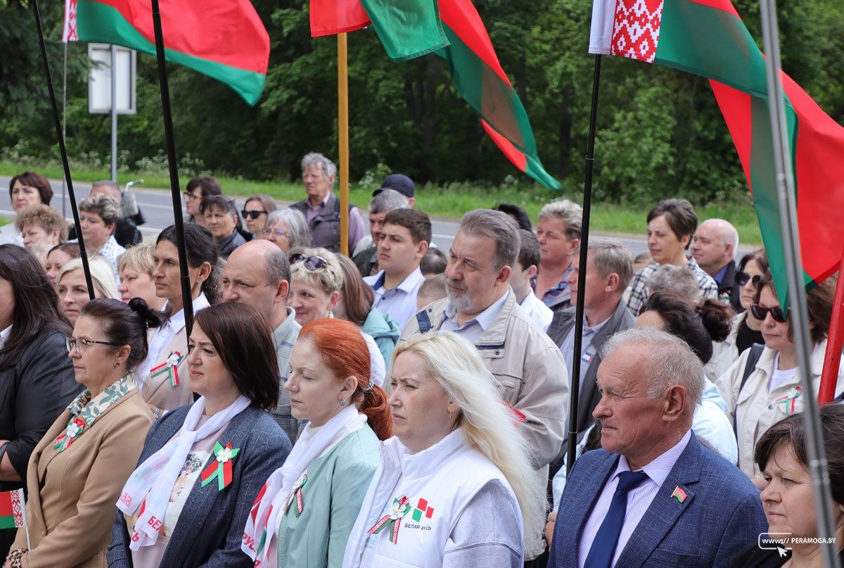 В Любани прошел митинг-реквием: участники отдали дань памяти жертвам Великой Отечественной войны