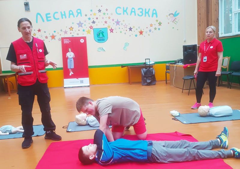 Инструкторы Минской областной организации Красного Креста в «Сказке» провели интересную и полезную встречу