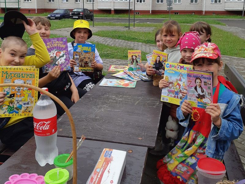 Вилейская районная библиотека «на выезде»: смотрите, чем удивляли юных читателей в микрорайоне «Северный»! Вилейская районная библиотека «на выезде»: смотрите, чем удивляли юных читателей в микрорайоне «Северный»!