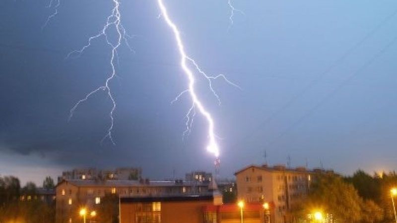 Если непогода бросает вызов... Спасатели советуют, как защитить себя от метеоугроз