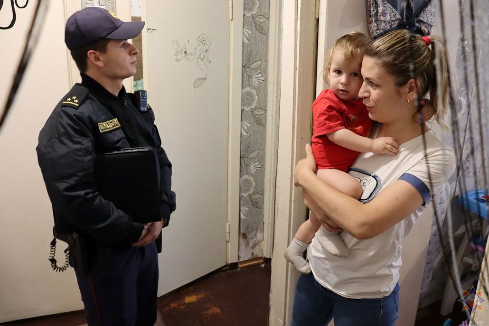 В Вилейке продолжается профилактическое мероприятие «Общежитие без пожара»