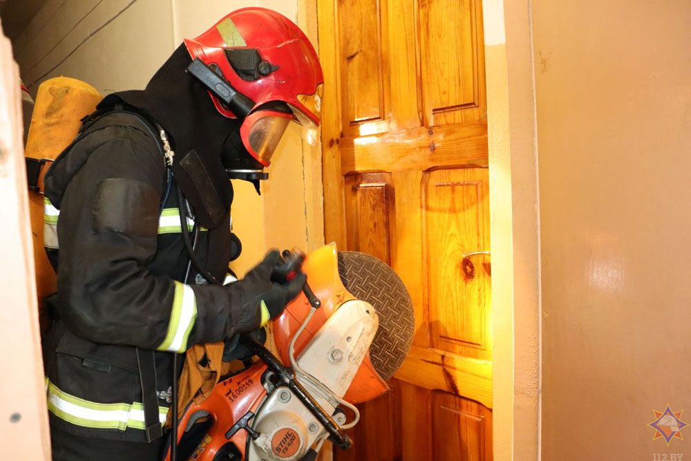 Эвакуация, ликвидация условного загорания. Огнеборцы во всех общежитиях Вилейки проведут профилактическое мероприятие 