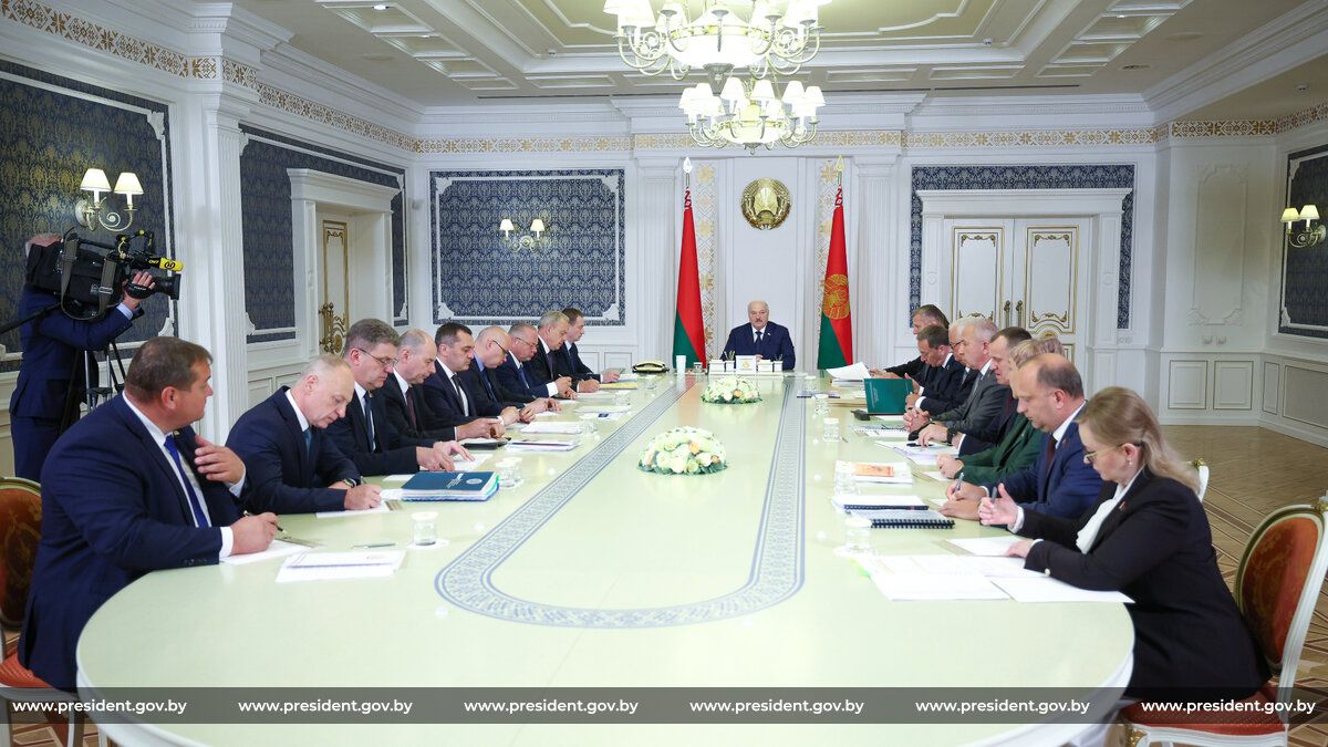 Совещание об эффективности системы торгового обслуживания населения в масштабах Беларуси Совещание об эффективности системы торгового обслуживания населения в масштабах Беларуси