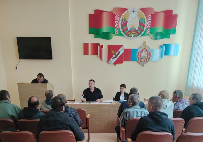 C трудоспособными неработающими гражданами провели профбеседу