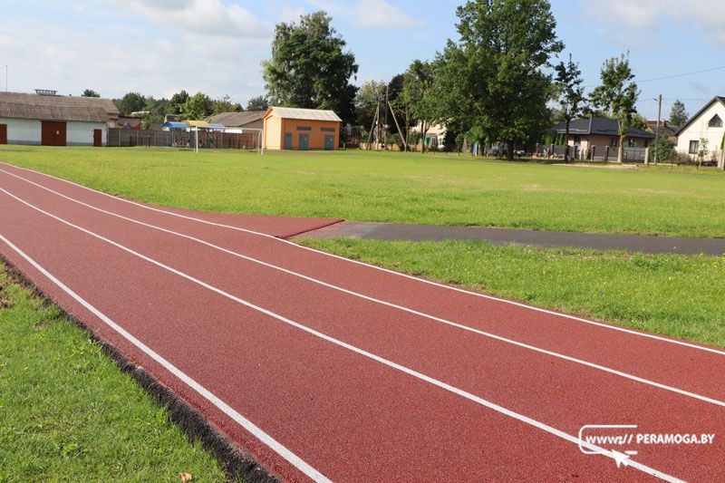 В школе №3 к учебному году обновили стадион