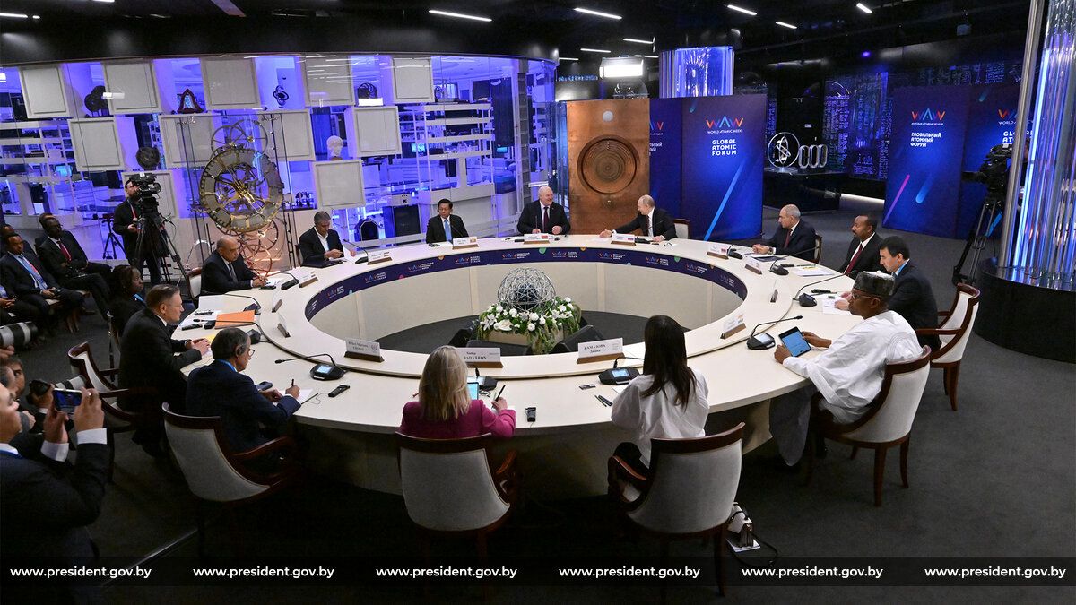 Лукашенко заявил о планах договориться с Путиным о строительстве в Беларуси второй АЭС