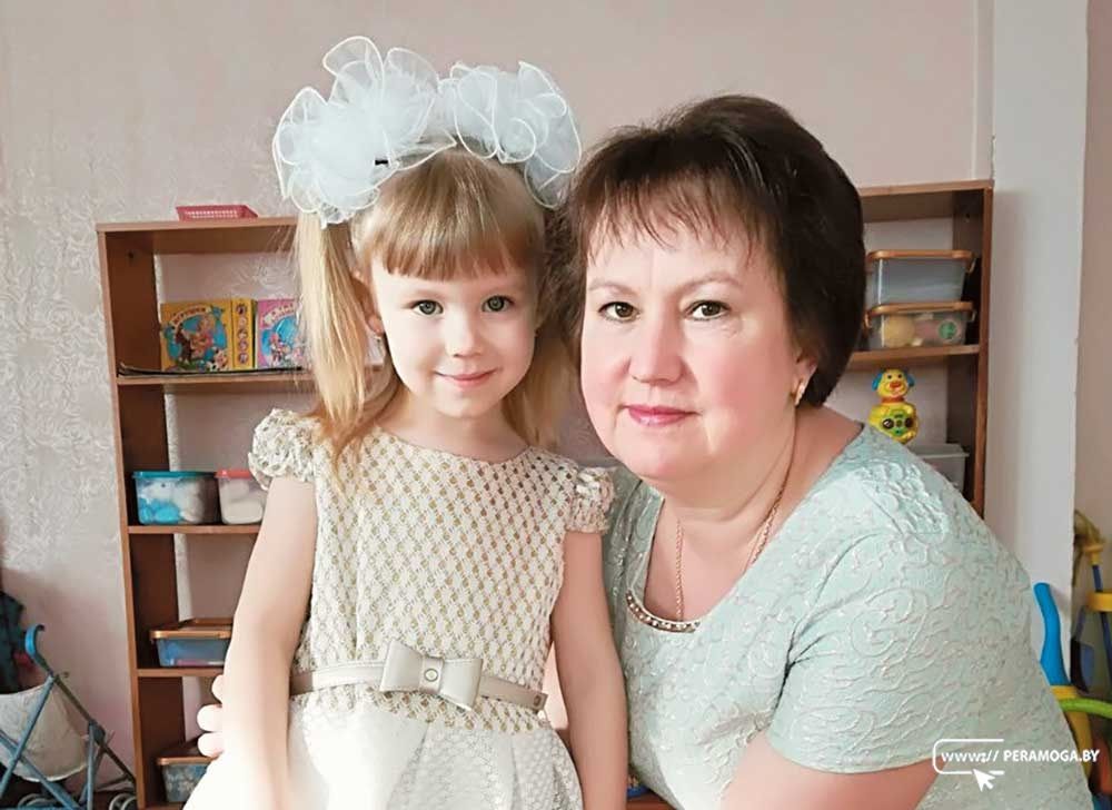 "В первую очередь нужно любить детей!”. Воспитатель из Вилейки с 40-летним стажем – о своей работе