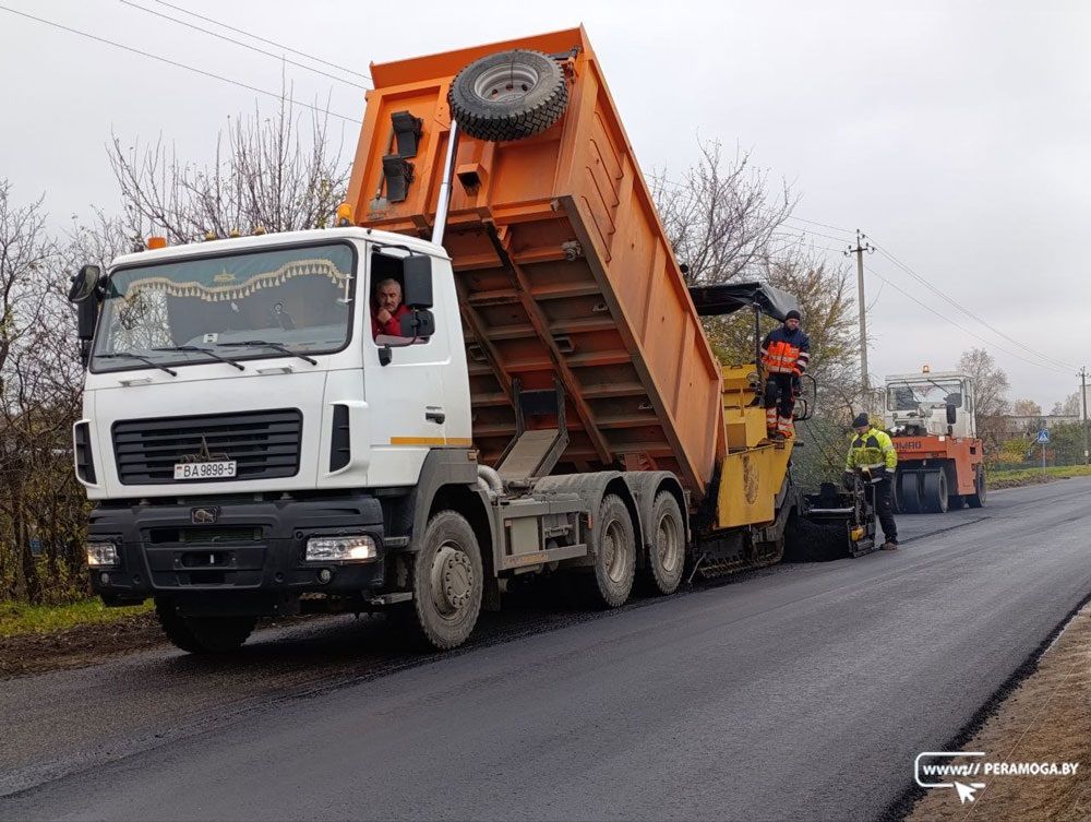 Фотофакт. На улице Пилипа Орлика в Вилейке обновили асфальт