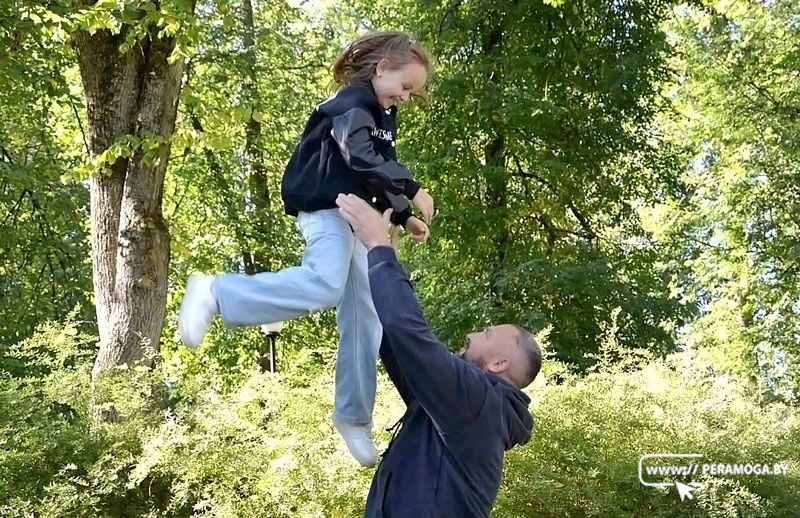 Оксана Супранович: доченька верит, что папа обязательно прочтет ее письмо и быстрее приедет домой