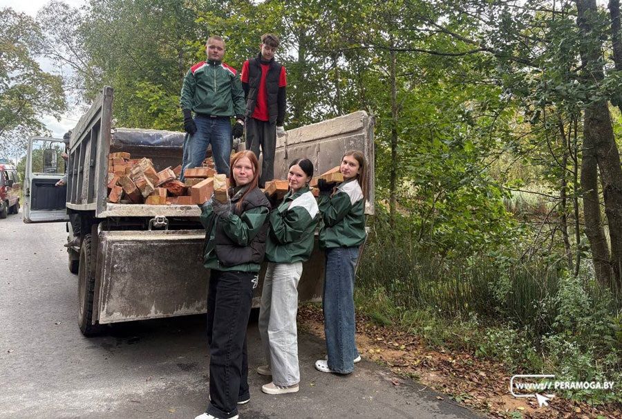Новую жизнь обрела часовня в деревне Ручица: о неравнодушных к важному делу
