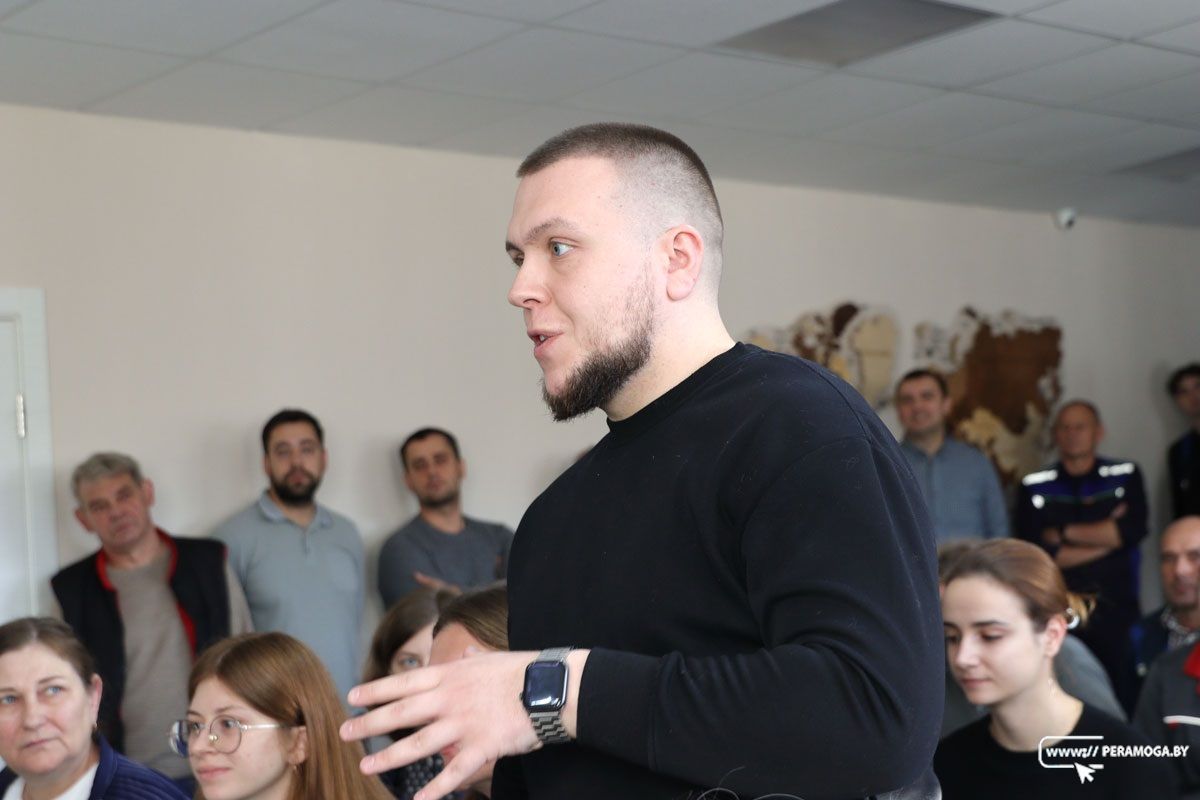 Руководство района встретилось с трудовым коллективом ЗАО "Мехатроника"