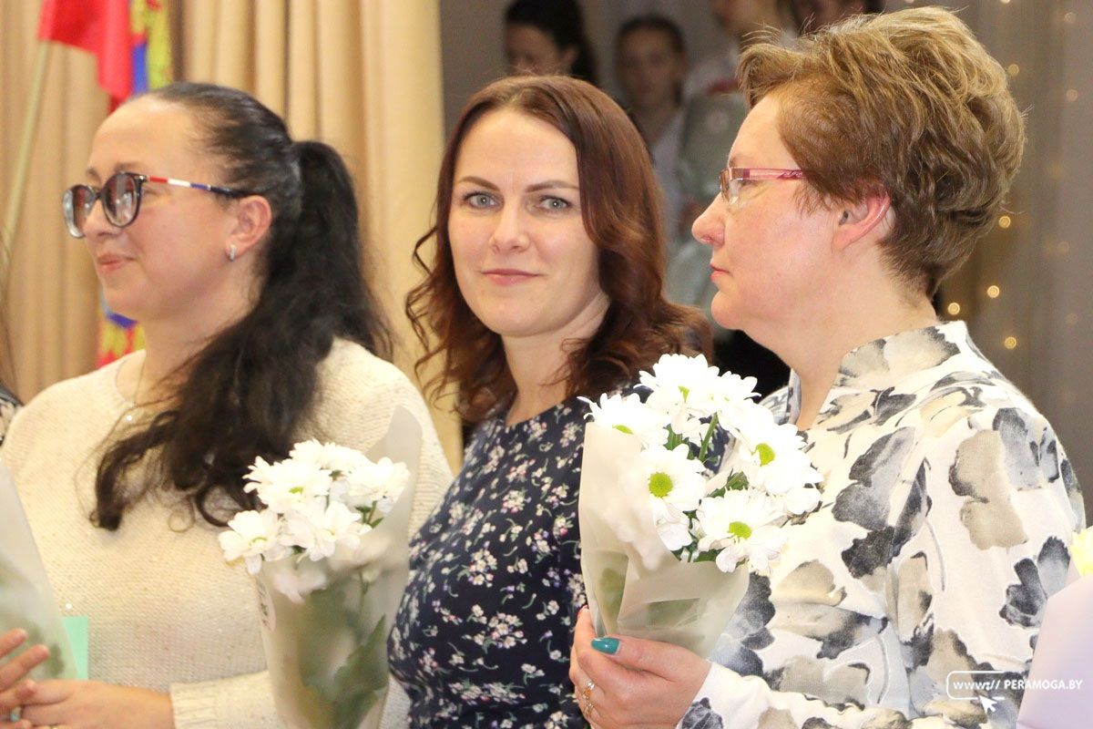 Мамы в детях своих расцветают… Районное мероприятие, посвящённое Дню матери, прошло в Вилейской гимназии №1 «Логос»